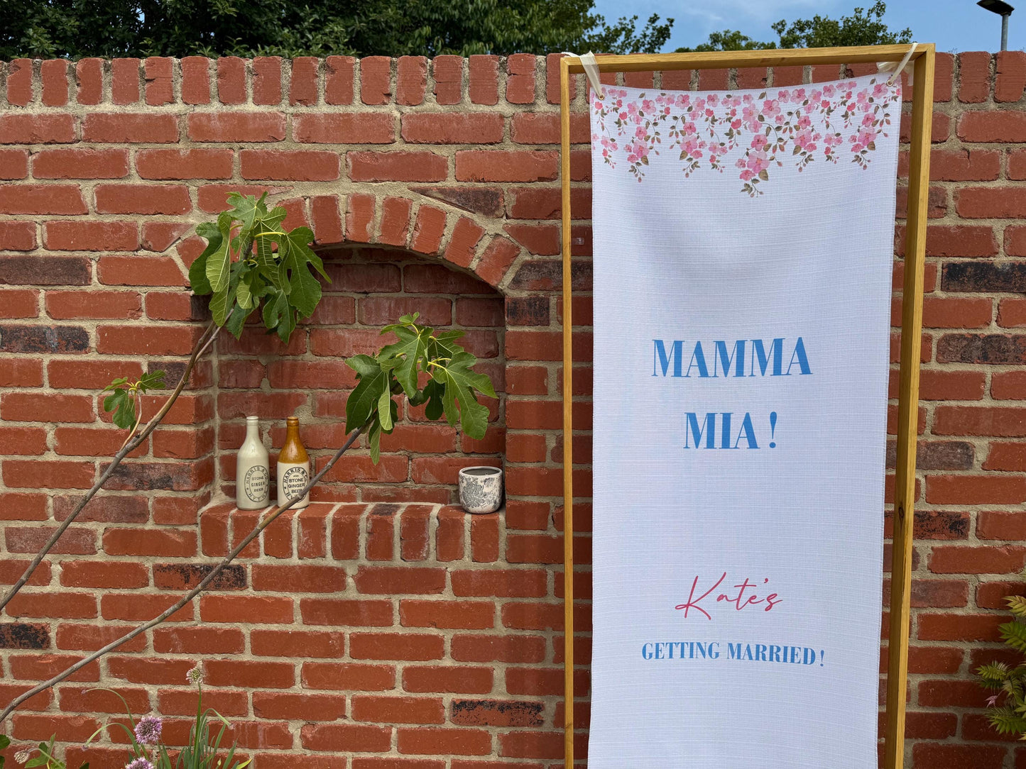 Mamma Mia Hen Party Sign